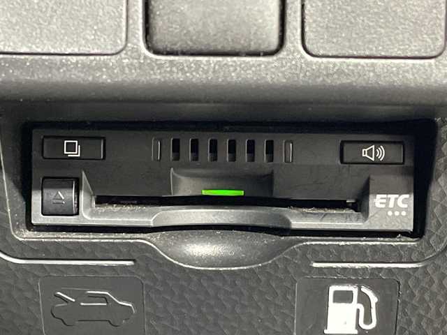 トヨタ ルーミー カスタムG－T 神奈川県 2022(令4)年 2.5万km パールホワイトⅢ 純正9インチSDナビ（NSZT-Y68T)/スマートアシスト/ターボ/ドライブレコーダー/衝突被害軽減システム/バックカメラ/アダプティブクルーズコントロール/両側パワースライドドア/横滑り防止装置/ETC/LEDヘッドライト/オートライト/ウィンカーミラー/電動格納ミラー/純正15インチAW/シートヒーター/シートリフター/プッシュスタート/スマートキー/フロアマット/スペアキー/取扱説明書