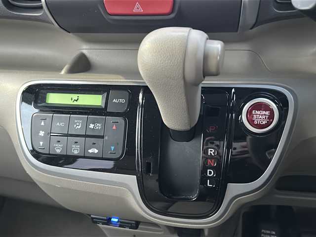 ホンダ Ｎ ＢＯＸ G Lパッケージ 富山県 2012(平24)年 12.4万km プレミアムホワイトパール スマートキー２本/両側パワースライドドア/純正メモリーナビ（VXM-155C）/Bluetooth/CD/ETC2.0/バックカメラ/純正フロアマット/ドアバイザー/ステアリングスイッチ/横滑り防止装置/ヘッドライトレベライザー/保証書/取説/ナビ取説