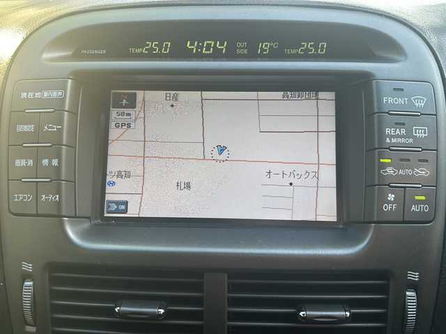 トヨタ セルシオ C インテリアセレクション 高知県 2001(平13)年 6.1万km ブラック サンルーフ/レザーシート/全席シートヒーター/前席エアシート/パワーシート/メモリー機能付きシート/リモコンキー/スペアキー１本/純正ナビ/CD/オートライト/純正フロアマット