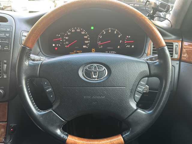 トヨタ セルシオ C インテリアセレクション 高知県 2001(平13)年 6.1万km ブラック サンルーフ/レザーシート/全席シートヒーター/前席エアシート/パワーシート/メモリー機能付きシート/リモコンキー/スペアキー１本/純正ナビ/CD/オートライト/純正フロアマット