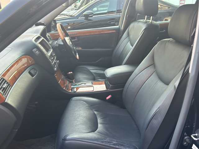 トヨタ セルシオ C インテリアセレクション 高知県 2001(平13)年 6.1万km ブラック サンルーフ/レザーシート/全席シートヒーター/前席エアシート/パワーシート/メモリー機能付きシート/リモコンキー/スペアキー１本/純正ナビ/CD/オートライト/純正フロアマット