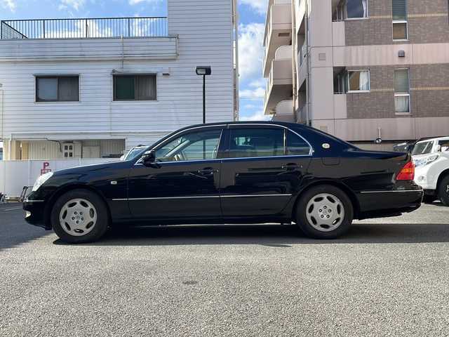 トヨタ セルシオ C インテリアセレクション 高知県 2001(平13)年 6.1万km ブラック サンルーフ/レザーシート/全席シートヒーター/前席エアシート/パワーシート/メモリー機能付きシート/リモコンキー/スペアキー１本/純正ナビ/CD/オートライト/純正フロアマット