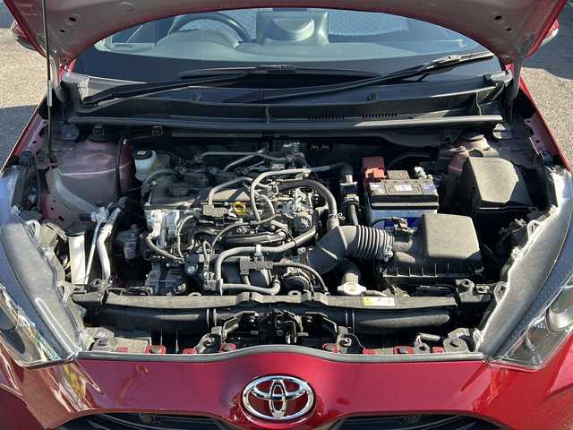 トヨタ ヤリス G 愛知県 2021(令3)年 0.7万km センシュアルレッドマイカ /禁煙車/ワンオーナー//純正8インチディスプレイオーディオ//Bluetooth/CD・DVD//バックカメラ//トヨタセーフティセンス//プリクラッシュセーフティ//レーントレーシングアシスト//ロードサインアシスト//パーキングサポートブレーキ//クリアランスソナー//レーダークルーズコントロール//先行車発進お知らせ機能//オートマチックハイビーム//前席シートヒーター//電動格納ミラーウィンカー//純正フロアマット//ドアバイザー//取扱説明書/新車保証書//スペアキー