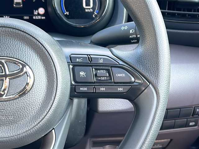 トヨタ ヤリス G 愛知県 2021(令3)年 0.7万km センシュアルレッドマイカ /禁煙車/ワンオーナー//純正8インチディスプレイオーディオ//Bluetooth/CD・DVD//バックカメラ//トヨタセーフティセンス//プリクラッシュセーフティ//レーントレーシングアシスト//ロードサインアシスト//パーキングサポートブレーキ//クリアランスソナー//レーダークルーズコントロール//先行車発進お知らせ機能//オートマチックハイビーム//前席シートヒーター//電動格納ミラーウィンカー//純正フロアマット//ドアバイザー//取扱説明書/新車保証書//スペアキー