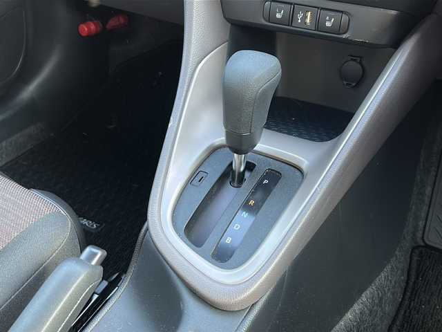 トヨタ ヤリス G 愛知県 2021(令3)年 0.7万km センシュアルレッドマイカ /禁煙車/ワンオーナー//純正8インチディスプレイオーディオ//Bluetooth/CD・DVD//バックカメラ//トヨタセーフティセンス//プリクラッシュセーフティ//レーントレーシングアシスト//ロードサインアシスト//パーキングサポートブレーキ//クリアランスソナー//レーダークルーズコントロール//先行車発進お知らせ機能//オートマチックハイビーム//前席シートヒーター//電動格納ミラーウィンカー//純正フロアマット//ドアバイザー//取扱説明書/新車保証書//スペアキー