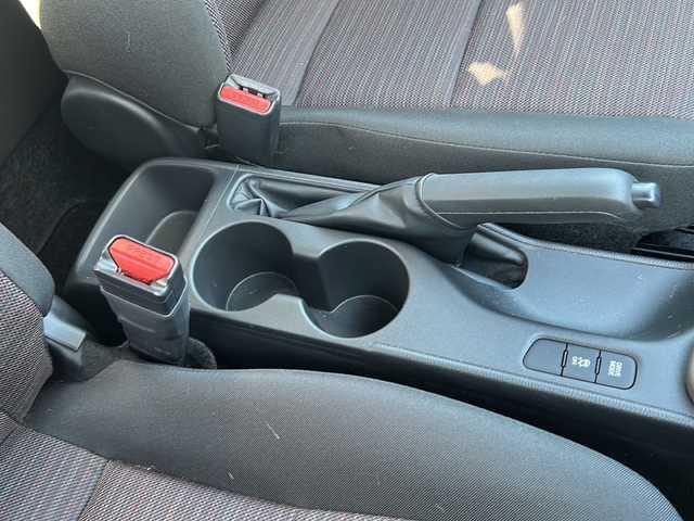 トヨタ ヤリス G 愛知県 2021(令3)年 0.7万km センシュアルレッドマイカ /禁煙車/ワンオーナー//純正8インチディスプレイオーディオ//Bluetooth/CD・DVD//バックカメラ//トヨタセーフティセンス//プリクラッシュセーフティ//レーントレーシングアシスト//ロードサインアシスト//パーキングサポートブレーキ//クリアランスソナー//レーダークルーズコントロール//先行車発進お知らせ機能//オートマチックハイビーム//前席シートヒーター//電動格納ミラーウィンカー//純正フロアマット//ドアバイザー//取扱説明書/新車保証書//スペアキー