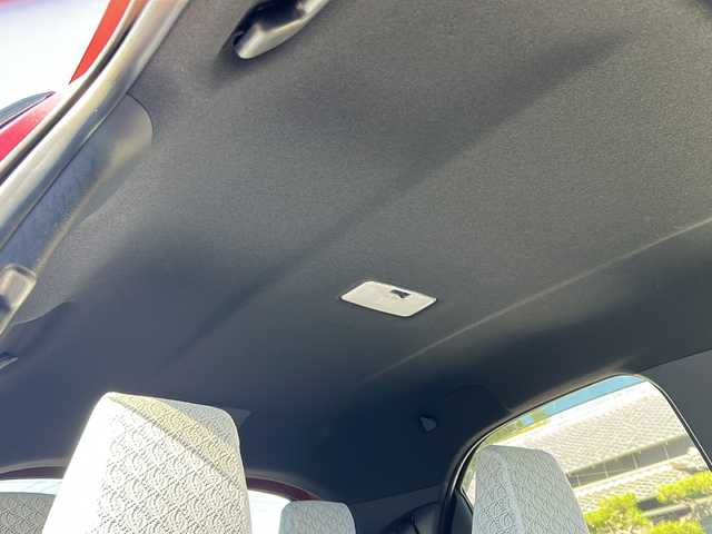 トヨタ ヤリス G 愛知県 2021(令3)年 0.7万km センシュアルレッドマイカ /禁煙車/ワンオーナー//純正8インチディスプレイオーディオ//Bluetooth/CD・DVD//バックカメラ//トヨタセーフティセンス//プリクラッシュセーフティ//レーントレーシングアシスト//ロードサインアシスト//パーキングサポートブレーキ//クリアランスソナー//レーダークルーズコントロール//先行車発進お知らせ機能//オートマチックハイビーム//前席シートヒーター//電動格納ミラーウィンカー//純正フロアマット//ドアバイザー//取扱説明書/新車保証書//スペアキー