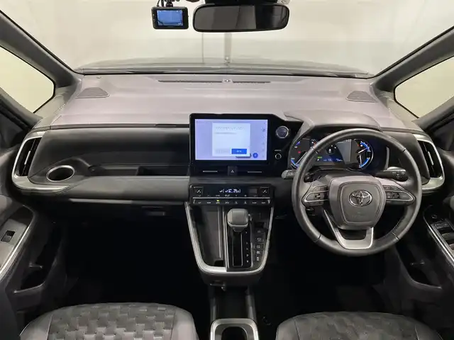 トヨタ ヴォクシー ハイブリッド S－Z 愛知県 2023(令5)年 3.8万km グリッターブラックガラスフレーク 純正10.5インチディスプレイオーディオプラス/純正フリップダウンモニター/電動サイドステップ/衝突軽減ブレーキ/両側電動スライドドア/レーダークルーズコントロール/100V電源/ビルトインETC2.0/シートヒーター/LEDヘッドライト/バックカメラ/フルセグTV/Bluetooth/コーナーセンサー/レーンキープアシスト/オートハイビーム/HDMI接続/Carplay/プッシュスタート/USB接続/スマートキー/CD/DVD再生/ミュージックプレイヤー接続/純正フロアマット/純正アルミホイール/オートライト/禁煙車/ハーフレザーシート/ウィンカーミラー/電動格納ミラー/Wエアコン/横滑り防止装置/ステアリングリモコン/プロアクティブドライビングアシスト/ロードサインアシスト