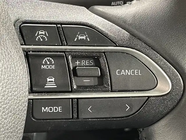 トヨタ ヴォクシー ハイブリッド S－Z 愛知県 2023(令5)年 3.8万km グリッターブラックガラスフレーク 純正10.5インチディスプレイオーディオプラス/純正フリップダウンモニター/電動サイドステップ/衝突軽減ブレーキ/両側電動スライドドア/レーダークルーズコントロール/100V電源/ビルトインETC2.0/シートヒーター/LEDヘッドライト/バックカメラ/フルセグTV/Bluetooth/コーナーセンサー/レーンキープアシスト/オートハイビーム/HDMI接続/Carplay/プッシュスタート/USB接続/スマートキー/CD/DVD再生/ミュージックプレイヤー接続/純正フロアマット/純正アルミホイール/オートライト/禁煙車/ハーフレザーシート/ウィンカーミラー/電動格納ミラー/Wエアコン/横滑り防止装置/ステアリングリモコン/プロアクティブドライビングアシスト/ロードサインアシスト