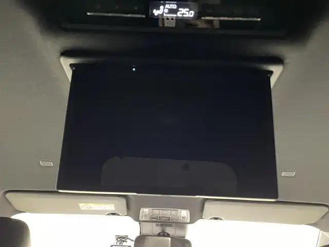 トヨタ ヴォクシー ハイブリッド S－Z 愛知県 2023(令5)年 3.8万km グリッターブラックガラスフレーク 純正10.5インチディスプレイオーディオプラス/純正フリップダウンモニター/電動サイドステップ/衝突軽減ブレーキ/両側電動スライドドア/レーダークルーズコントロール/100V電源/ビルトインETC2.0/シートヒーター/LEDヘッドライト/バックカメラ/フルセグTV/Bluetooth/コーナーセンサー/レーンキープアシスト/オートハイビーム/HDMI接続/Carplay/プッシュスタート/USB接続/スマートキー/CD/DVD再生/ミュージックプレイヤー接続/純正フロアマット/純正アルミホイール/オートライト/禁煙車/ハーフレザーシート/ウィンカーミラー/電動格納ミラー/Wエアコン/横滑り防止装置/ステアリングリモコン/プロアクティブドライビングアシスト/ロードサインアシスト