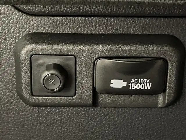 トヨタ ヴォクシー ハイブリッド S－Z 愛知県 2023(令5)年 3.8万km グリッターブラックガラスフレーク 純正10.5インチディスプレイオーディオプラス/純正フリップダウンモニター/電動サイドステップ/衝突軽減ブレーキ/両側電動スライドドア/レーダークルーズコントロール/100V電源/ビルトインETC2.0/シートヒーター/LEDヘッドライト/バックカメラ/フルセグTV/Bluetooth/コーナーセンサー/レーンキープアシスト/オートハイビーム/HDMI接続/Carplay/プッシュスタート/USB接続/スマートキー/CD/DVD再生/ミュージックプレイヤー接続/純正フロアマット/純正アルミホイール/オートライト/禁煙車/ハーフレザーシート/ウィンカーミラー/電動格納ミラー/Wエアコン/横滑り防止装置/ステアリングリモコン/プロアクティブドライビングアシスト/ロードサインアシスト