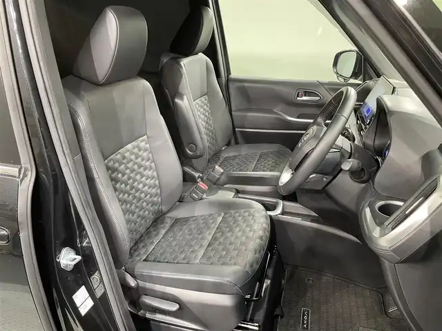 トヨタ ヴォクシー ハイブリッド S－Z 愛知県 2023(令5)年 3.8万km グリッターブラックガラスフレーク 純正10.5インチディスプレイオーディオプラス/純正フリップダウンモニター/電動サイドステップ/衝突軽減ブレーキ/両側電動スライドドア/レーダークルーズコントロール/100V電源/ビルトインETC2.0/シートヒーター/LEDヘッドライト/バックカメラ/フルセグTV/Bluetooth/コーナーセンサー/レーンキープアシスト/オートハイビーム/HDMI接続/Carplay/プッシュスタート/USB接続/スマートキー/CD/DVD再生/ミュージックプレイヤー接続/純正フロアマット/純正アルミホイール/オートライト/禁煙車/ハーフレザーシート/ウィンカーミラー/電動格納ミラー/Wエアコン/横滑り防止装置/ステアリングリモコン/プロアクティブドライビングアシスト/ロードサインアシスト