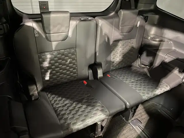 トヨタ ヴォクシー ハイブリッド S－Z 愛知県 2023(令5)年 3.8万km グリッターブラックガラスフレーク 純正10.5インチディスプレイオーディオプラス/純正フリップダウンモニター/電動サイドステップ/衝突軽減ブレーキ/両側電動スライドドア/レーダークルーズコントロール/100V電源/ビルトインETC2.0/シートヒーター/LEDヘッドライト/バックカメラ/フルセグTV/Bluetooth/コーナーセンサー/レーンキープアシスト/オートハイビーム/HDMI接続/Carplay/プッシュスタート/USB接続/スマートキー/CD/DVD再生/ミュージックプレイヤー接続/純正フロアマット/純正アルミホイール/オートライト/禁煙車/ハーフレザーシート/ウィンカーミラー/電動格納ミラー/Wエアコン/横滑り防止装置/ステアリングリモコン/プロアクティブドライビングアシスト/ロードサインアシスト