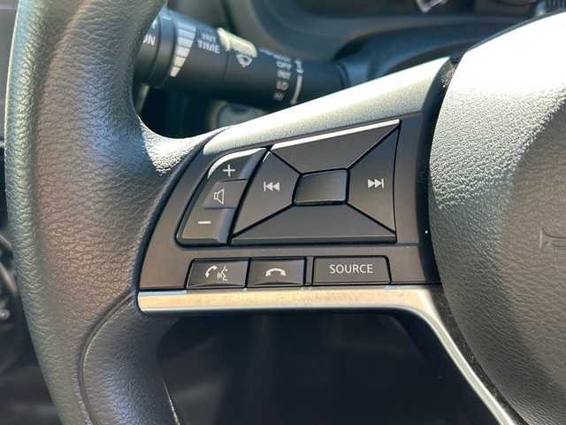 日産 ノート e－パワー X Vセレクション 茨城県 2020(令2)年 6.9万km ブリリアントホワイトパール 純正メモリナビ【MM319D-W】/(地デジTV・CD・DVD・BT・ラジオ再生)/衝突軽減ブレーキ/コーナーセンサー/アラウンドビューモニター/ETC/デジタルインナーミラー/LEDヘッドライト/純正15inアルミホイール/社外フロアマット/スマートキー/取扱説明書