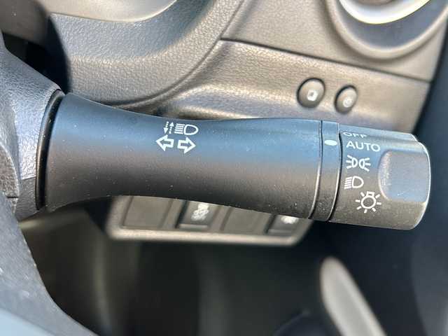 日産 ノート e－パワー X Vセレクション 茨城県 2020(令2)年 6.9万km ブリリアントホワイトパール 純正メモリナビ【MM319D-W】/(地デジTV・CD・DVD・BT・ラジオ再生)/衝突軽減ブレーキ/コーナーセンサー/アラウンドビューモニター/ETC/デジタルインナーミラー/LEDヘッドライト/純正15inアルミホイール/社外フロアマット/スマートキー/取扱説明書