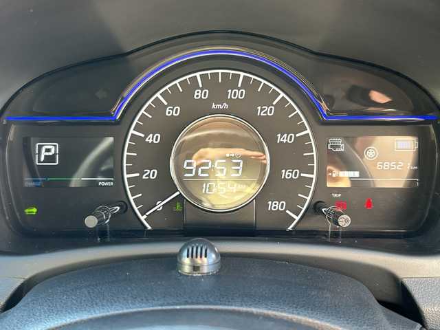 日産 ノート e－パワー X Vセレクション 茨城県 2020(令2)年 6.9万km ブリリアントホワイトパール 純正メモリナビ【MM319D-W】/(地デジTV・CD・DVD・BT・ラジオ再生)/衝突軽減ブレーキ/コーナーセンサー/アラウンドビューモニター/ETC/デジタルインナーミラー/LEDヘッドライト/純正15inアルミホイール/社外フロアマット/スマートキー/取扱説明書