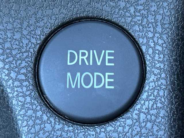 日産 ノート e－パワー X Vセレクション 茨城県 2020(令2)年 6.9万km ブリリアントホワイトパール 純正メモリナビ【MM319D-W】/(地デジTV・CD・DVD・BT・ラジオ再生)/衝突軽減ブレーキ/コーナーセンサー/アラウンドビューモニター/ETC/デジタルインナーミラー/LEDヘッドライト/純正15inアルミホイール/社外フロアマット/スマートキー/取扱説明書