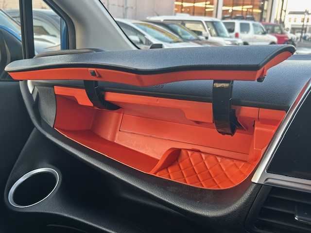 トヨタ シエンタ G 宮城県 2017(平29)年 6.3万km コバルトブルーメタリック 登録時走行距離６２８６４ｋｍ/純正SDナビ/CD/DVD/Bluetooth接続/フルセグテレビ/バックカメラ/両側パワースライドドア/トヨタセーフティーセンス/プリクラッシュセーフティー/レーンディパーチャーアラート/オートハイビーム/プッシュスタート/スマートキー/アイドリングストップ/横滑り防止/フォグランプ/純正ドライブレコーダー/ビルトインETC/ステアリングリモコン/純正フロアマット/AAC