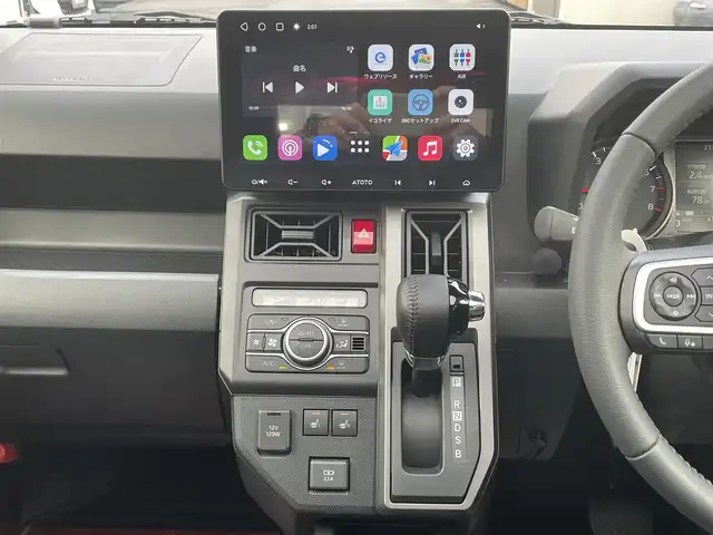 ダイハツ タフト G クロムベンチャー 福島県 2023(令5)年 0.1千km サンドベージュメタリック AIS検査済み/【2407008208】/10インチディスプレイオーディオ/15AW M29スティンガー　（バレルブラック）社外/マッドスター　ラジアル　A/T/1インチリフトアップキット（社外）/ダムド　littleD フェイスチェンジキット（タフト）社外/・フロントグリル/・フロントバンパー/・レターエンブレム（マットブラック）/フロントカメラ＋モニターセット（社外）/ステアリングスイッチ/電動格納ミラー/CURTルーフラック（社外）/イノー　ベースキャリア（社外）/社外パーツ取り付けあり