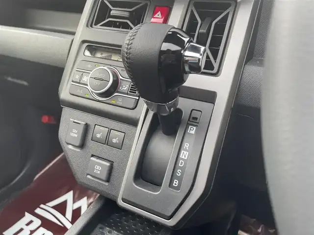 ダイハツ タフト G クロムベンチャー 福島県 2023(令5)年 0.1千km サンドベージュメタリック AIS検査済み/【2407008208】/10インチディスプレイオーディオ/15AW M29スティンガー　（バレルブラック）社外/マッドスター　ラジアル　A/T/1インチリフトアップキット（社外）/ダムド　littleD フェイスチェンジキット（タフト）社外/・フロントグリル/・フロントバンパー/・レターエンブレム（マットブラック）/フロントカメラ＋モニターセット（社外）/ステアリングスイッチ/電動格納ミラー/CURTルーフラック（社外）/イノー　ベースキャリア（社外）/社外パーツ取り付けあり