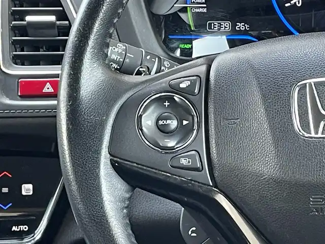 ホンダ ヴェゼル ハイブリッド Z 岐阜県 2014(平26)年 11.7万km クリスタルブラックパール (株)IDOMが運営する【じしゃロン多治見店】の自社ローン専用車両になります。こちらは現金またはオートローンご利用時の価格です。自社ローンご希望の方は別途その旨お申付け下さい。/メーカーオプションナビ/　（Bluetooth/DVD/フルセグ）/クルーズコントロール/衝突軽減ブレーキ/バックカメラ/前席シートヒーター/オートブレーキホールド/パドルシフト/ワイパーデアイサー/純正AW/新品夏タイヤ車載