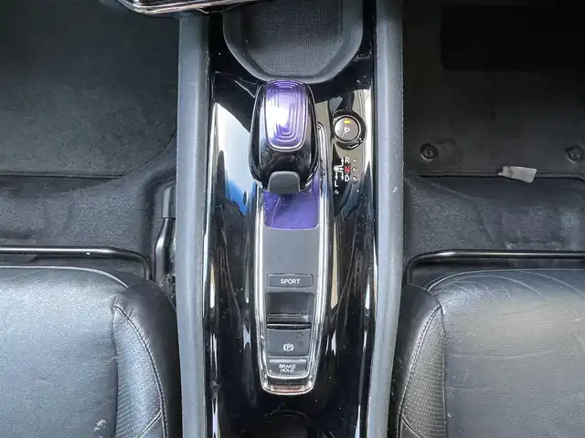 ホンダ ヴェゼル ハイブリッド Z 岐阜県 2014(平26)年 11.7万km クリスタルブラックパール (株)IDOMが運営する【じしゃロン多治見店】の自社ローン専用車両になります。こちらは現金またはオートローンご利用時の価格です。自社ローンご希望の方は別途その旨お申付け下さい。/メーカーオプションナビ/　（Bluetooth/DVD/フルセグ）/クルーズコントロール/衝突軽減ブレーキ/バックカメラ/前席シートヒーター/オートブレーキホールド/パドルシフト/ワイパーデアイサー/純正AW/新品夏タイヤ車載