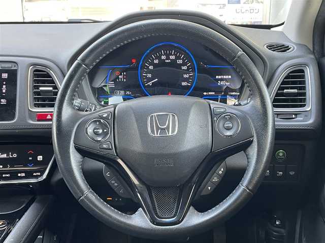 ホンダ ヴェゼル ハイブリッド Z 岐阜県 2014(平26)年 11.7万km クリスタルブラックパール (株)IDOMが運営する【じしゃロン多治見店】の自社ローン専用車両になります。こちらは現金またはオートローンご利用時の価格です。自社ローンご希望の方は別途その旨お申付け下さい。/メーカーオプションナビ/　（Bluetooth/DVD/フルセグ）/クルーズコントロール/衝突軽減ブレーキ/バックカメラ/前席シートヒーター/オートブレーキホールド/パドルシフト/ワイパーデアイサー/純正AW/新品夏タイヤ車載