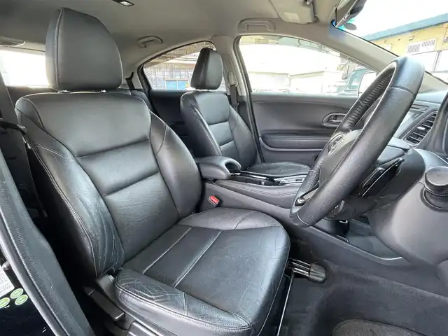 ホンダ ヴェゼル ハイブリッド Z 岐阜県 2014(平26)年 11.7万km クリスタルブラックパール (株)IDOMが運営する【じしゃロン多治見店】の自社ローン専用車両になります。こちらは現金またはオートローンご利用時の価格です。自社ローンご希望の方は別途その旨お申付け下さい。/メーカーオプションナビ/　（Bluetooth/DVD/フルセグ）/クルーズコントロール/衝突軽減ブレーキ/バックカメラ/前席シートヒーター/オートブレーキホールド/パドルシフト/ワイパーデアイサー/純正AW/新品夏タイヤ車載