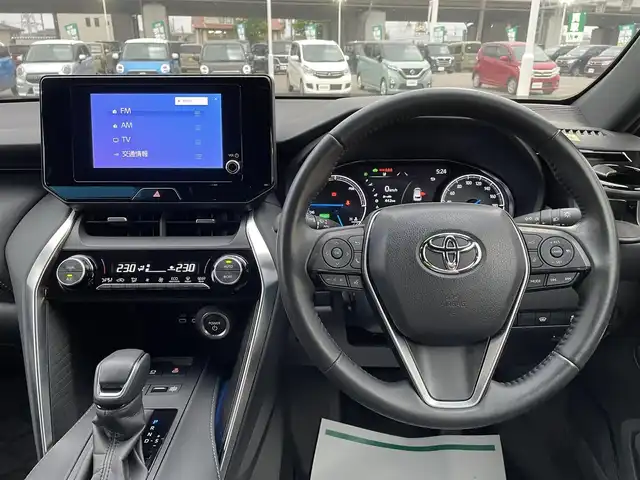 トヨタ ハリアー ハイブリッド G 石川県 2023(令5)年 2.2万km プレシャスブラックパール ワンオーナー/純正ディスプレイオーディオ/フルセグTV/バックカメラ/LEDヘッドライト/パワーバックドア/デジタルミラー/ブラインドスポットモニター/ETC2.0/ハーフレザーシート/純正アルミホイール/トヨタセーフティセンス/レーダークルーズ/スマートキー/プッシュスタート/電動ミラー/保証書