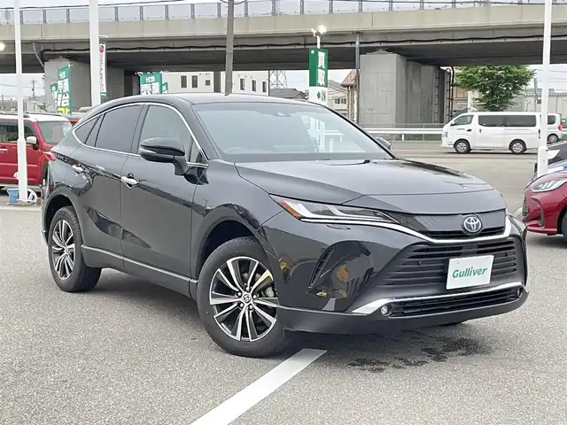 トヨタ ハリアー ハイブリッド G 石川県 2023(令5)年 2.2万km プレシャスブラックパール ワンオーナー/純正ディスプレイオーディオ/フルセグTV/バックカメラ/LEDヘッドライト/パワーバックドア/デジタルミラー/ブラインドスポットモニター/ETC2.0/ハーフレザーシート/純正アルミホイール/トヨタセーフティセンス/レーダークルーズ/スマートキー/プッシュスタート/電動ミラー/保証書