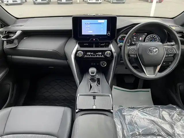 トヨタ ハリアー ハイブリッド G 石川県 2023(令5)年 2.2万km プレシャスブラックパール ワンオーナー/純正ディスプレイオーディオ/フルセグTV/バックカメラ/LEDヘッドライト/パワーバックドア/デジタルミラー/ブラインドスポットモニター/ETC2.0/ハーフレザーシート/純正アルミホイール/トヨタセーフティセンス/レーダークルーズ/スマートキー/プッシュスタート/電動ミラー/保証書