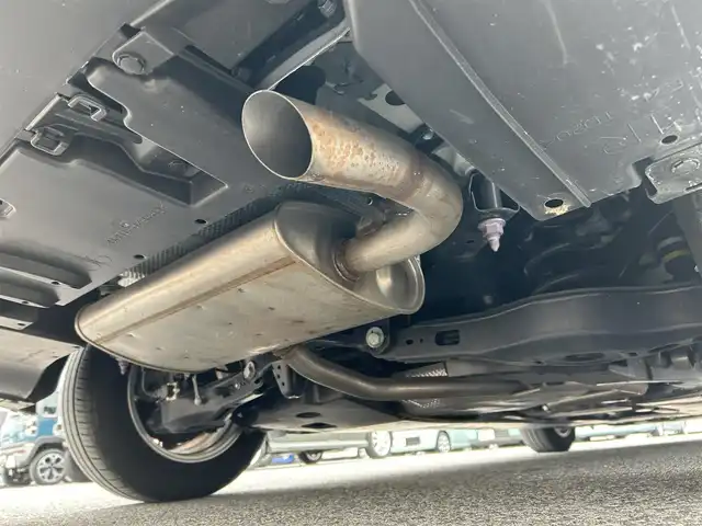 トヨタ プリウス S 滋賀県 2022(令4)年 2.6万km スーパーホワイトⅡ ガソリン（ハイブリッド）/2WD(FF)/CVT	/純正ディスプレイオーディオ/（FM/AM/USB/Bluetooth）/プリクラッシュブレーキアシスト/バックカメラ/ドライブレコーダー前/ETC/電動格納ミラー/プッシュスタート/スマートキー/スペアキー/ステアリングスイッチ/クルーズコントロール/レーンアシスト/オートライト/オートハイビーム/LEDヘッドライト/フロントフォグ/オートエアコン/EVモード/ドライブモード/USB端子/純正マット/ドアバイザー/トノカバー/三角表示板