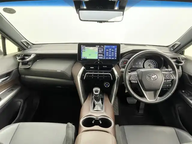 トヨタ ハリアー Z 岡山県 2022(令4)年 3.3万km プレシャスブラックパール 純正SDナビ/（BT/フルセグTV）/JBLサウンド/バックカメラ/デジタルインナーミラー/ハーフレザーシート/D席パワーシート/パワーバックドア/コーナーセンサー（前後）/トヨタセーフティセンス/純正フロアマット/純正ドアバイザー/オートホールド/ブラインドスポットモニター/ISOFIX/ステアリングスイッチ/ヘッドアップディスプレイ/チルトステアリング/シートリフター/取扱説明書/新車保証書/スマートキー×２