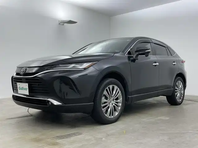 トヨタ ハリアー Z 岡山県 2022(令4)年 3.3万km プレシャスブラックパール 純正SDナビ/（BT/フルセグTV）/JBLサウンド/バックカメラ/デジタルインナーミラー/ハーフレザーシート/D席パワーシート/パワーバックドア/コーナーセンサー（前後）/トヨタセーフティセンス/純正フロアマット/純正ドアバイザー/オートホールド/ブラインドスポットモニター/ISOFIX/ステアリングスイッチ/ヘッドアップディスプレイ/チルトステアリング/シートリフター/取扱説明書/新車保証書/スマートキー×２