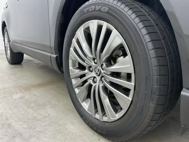 トヨタ ハリアー Z 岡山県 2022(令4)年 3.3万km プレシャスブラックパール 純正SDナビ/（BT/フルセグTV）/JBLサウンド/バックカメラ/デジタルインナーミラー/ハーフレザーシート/D席パワーシート/パワーバックドア/コーナーセンサー（前後）/トヨタセーフティセンス/純正フロアマット/純正ドアバイザー/オートホールド/ブラインドスポットモニター/ISOFIX/ステアリングスイッチ/ヘッドアップディスプレイ/チルトステアリング/シートリフター/取扱説明書/新車保証書/スマートキー×２