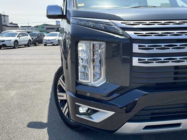 三菱 デリカＤ：５ P 道北・旭川 2023(令5)年 3.4万km グラファイトグレーメタリック/ブラックマイカ ・４WD/・純正10.1インチナビ/CD/DVD/SD/BT/USB/・全方位カメラ/・両側パワースライドドア/・パワーバックドア/・ビルトインETC/・革巻きステアリング/・ステアリングスイッチ/・ステアリングヒーター/・パドルシフト/・アイドリングストップ/・ECOモード/・運転席パワーシート/・前席シートヒーター/・チップアップシート/・左右独立温度調整オートエアコン/・リアエアコン/・リアヒーター/・ルーフビームガーニッシュ/オレンジ天井照明/・ミラーヒーター/・LEDヘッドライト/・メッキ加飾LEDフォグランプ/・メッキドアミラー/・電動格納ミラー/・ミラーウィンカー/・ドアバイザー/・メッキドアモール/・社外ドライブレコーダー/・eアシスト/LDW/ACC/FCM/AHB/BSW/LCA/誤発進抑制機能/・保証書/・取扱説明書