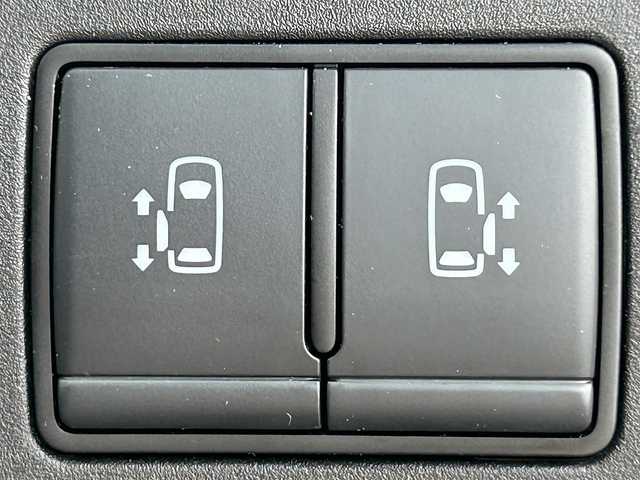 日産 セレナ e－パワー ハイウェイスター V 兵庫県 2022(令4)年 3.1万km ブリリアントホワイトパール プロパイロット/アラウンドビューモニター/純正ドライブレコーダー/純正９インチナビ/両側パワースライドド/Bluetoothオーディオ/オートホールド/スイッチスタート/CD/DVD/ブルーレイ/フルセグTV/デジタルインナーミラー/スマートキー/ETC/社外フロアマット