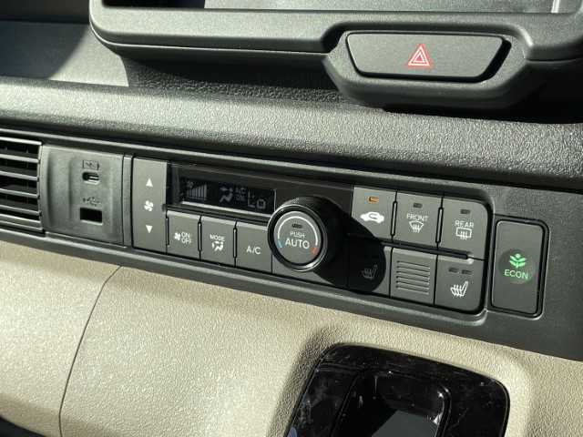 ホンダ Ｎ ＢＯＸ JOY ターボ 岩手県 2025(令7)年 0.1千km ベージュ AIS検査済み/【2507005138】/禁煙車/LEDヘッドライト/オートライト/両側パワスラ/ハーフレザーシート/スマートキー/USB入力端子/シートヒーター/AAC/障害物センサー/盗難防止装置/オートマチックハイビーム/踏み間違い防止/レーンキープアシスト/横滑り防止/衝突被害軽減ブレーキ/オートクルーズコントロール/マッドスター　ラジアル　A/T （社外）/ダムド　Angieフェイスチェンジキット（社外）/社外パーツ取付有