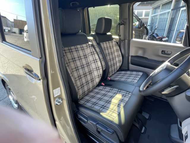 ホンダ Ｎ ＢＯＸ JOY ターボ 岩手県 2025(令7)年 0.1千km ベージュ AIS検査済み/【2507005138】/禁煙車/LEDヘッドライト/オートライト/両側パワスラ/ハーフレザーシート/スマートキー/USB入力端子/シートヒーター/AAC/障害物センサー/盗難防止装置/オートマチックハイビーム/踏み間違い防止/レーンキープアシスト/横滑り防止/衝突被害軽減ブレーキ/オートクルーズコントロール/マッドスター　ラジアル　A/T （社外）/ダムド　Angieフェイスチェンジキット（社外）/社外パーツ取付有