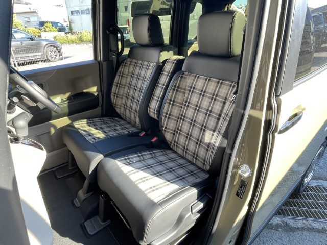 ホンダ Ｎ ＢＯＸ JOY ターボ 岩手県 2025(令7)年 0.1千km ベージュ AIS検査済み/【2507005138】/禁煙車/LEDヘッドライト/オートライト/両側パワスラ/ハーフレザーシート/スマートキー/USB入力端子/シートヒーター/AAC/障害物センサー/盗難防止装置/オートマチックハイビーム/踏み間違い防止/レーンキープアシスト/横滑り防止/衝突被害軽減ブレーキ/オートクルーズコントロール/マッドスター　ラジアル　A/T （社外）/ダムド　Angieフェイスチェンジキット（社外）/社外パーツ取付有