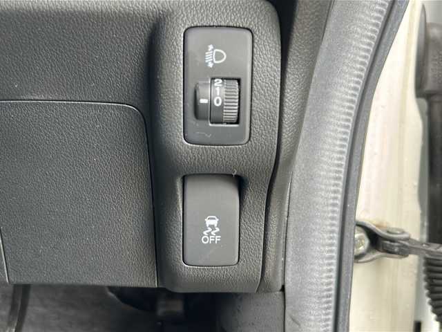 ホンダ Ｎ ＢＯＸ G Lパッケージ 青森県 2015(平27)年 5.5万km プレミアムホワイトパールⅡ ・4WD/・純正ナビ/・リアカメラ/・ワンセグ/・ETC/・片側パワースライドドア/・プッシュスタート/・スマートキー/・横滑り防止/・前席シートヒーター/・アイドリングストップ/・スペアキーあり