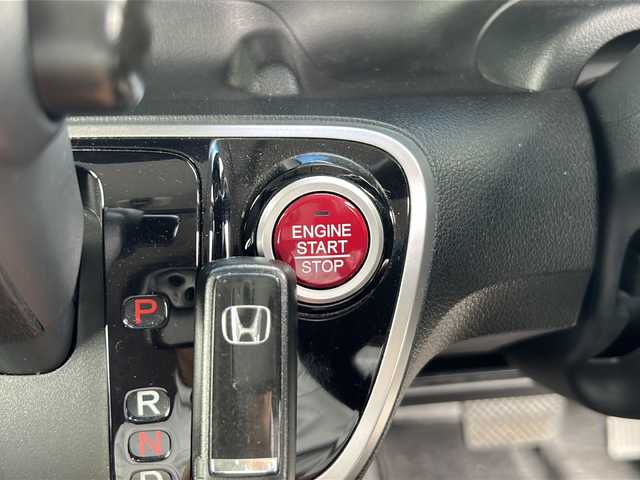 ホンダ Ｎ ＢＯＸ G Lパッケージ 青森県 2015(平27)年 5.5万km プレミアムホワイトパールⅡ ・4WD/・純正ナビ/・リアカメラ/・ワンセグ/・ETC/・片側パワースライドドア/・プッシュスタート/・スマートキー/・横滑り防止/・前席シートヒーター/・アイドリングストップ/・スペアキーあり