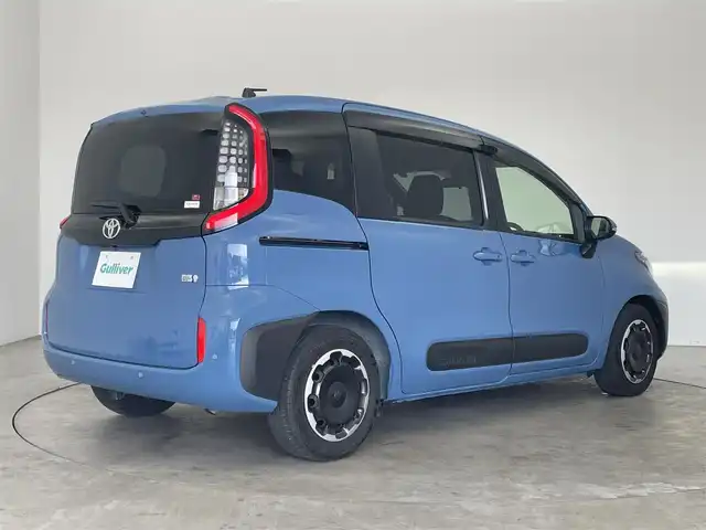 トヨタ シエンタ ハイブリッド Z 埼玉県 2022(令4)年 0.9万km グレイッシュブルー 純正１０．５ディスプレイオーディオ　パノラミックビューモニター　ＢＳＭ　セーフティセンス　レーダークルーズコントロール　ビルトインＥＴＣ　ＡＣ１００Ｖ　オートハイビーム　ＬＥＤヘッドライト　地デジＴＶ