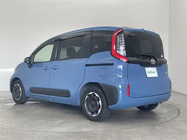 トヨタ シエンタ ハイブリッド Z 埼玉県 2022(令4)年 0.9万km グレイッシュブルー 純正１０．５ディスプレイオーディオ　パノラミックビューモニター　ＢＳＭ　セーフティセンス　レーダークルーズコントロール　ビルトインＥＴＣ　ＡＣ１００Ｖ　オートハイビーム　ＬＥＤヘッドライト　地デジＴＶ