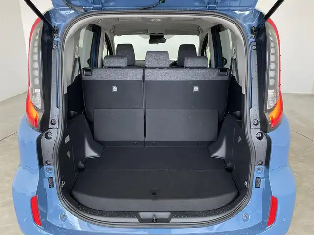 トヨタ シエンタ ハイブリッド Z 埼玉県 2022(令4)年 0.9万km グレイッシュブルー 純正１０．５ディスプレイオーディオ　パノラミックビューモニター　ＢＳＭ　セーフティセンス　レーダークルーズコントロール　ビルトインＥＴＣ　ＡＣ１００Ｖ　オートハイビーム　ＬＥＤヘッドライト　地デジＴＶ