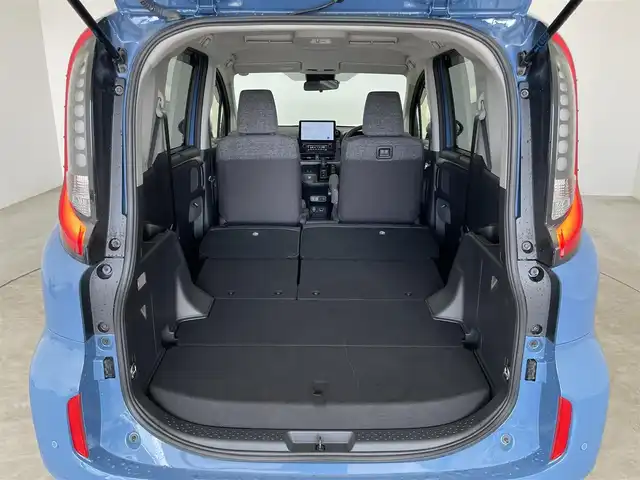 トヨタ シエンタ ハイブリッド Z 埼玉県 2022(令4)年 0.9万km グレイッシュブルー 純正１０．５ディスプレイオーディオ　パノラミックビューモニター　ＢＳＭ　セーフティセンス　レーダークルーズコントロール　ビルトインＥＴＣ　ＡＣ１００Ｖ　オートハイビーム　ＬＥＤヘッドライト　地デジＴＶ