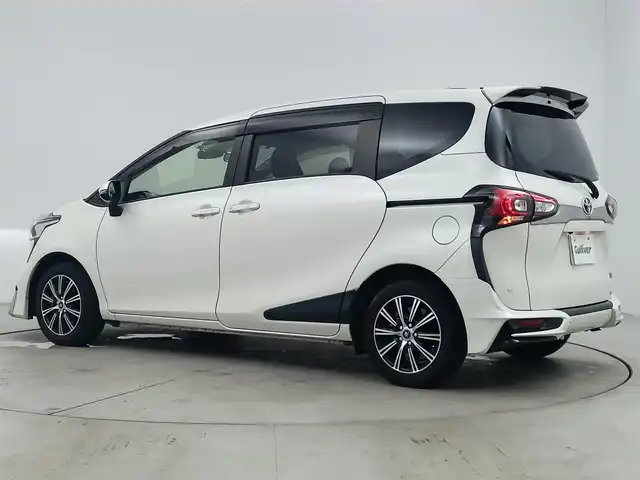トヨタ シエンタ ハイブリッド G クエロ 愛知県 2021(令3)年 4.3万km ホワイトパールクリスタルシャイン トヨタセーフティセンス/　　・プリクラッシュセーフティ/　　・レーンディバーチャーアラート/　　・オートマチックハイビーム/モデリスタエアロ/　　・フロントスポイラー/　　・リヤスパッツ/　　・リヤスポイラー/純正7インチナビ/　　CD/DVD/BT/フルセグ/パノラミックビューモニター/ドライブレコーダー/ビルトインETC/革巻きステアリング/ステアリングリモコン/ステアリングヒーター/ハーフレザーシート/シートヒーター（前席）/両側パワースライドドア/純正LEDヘッドライト/フォグランプ/社外15インチアルミホイール/取扱説明書