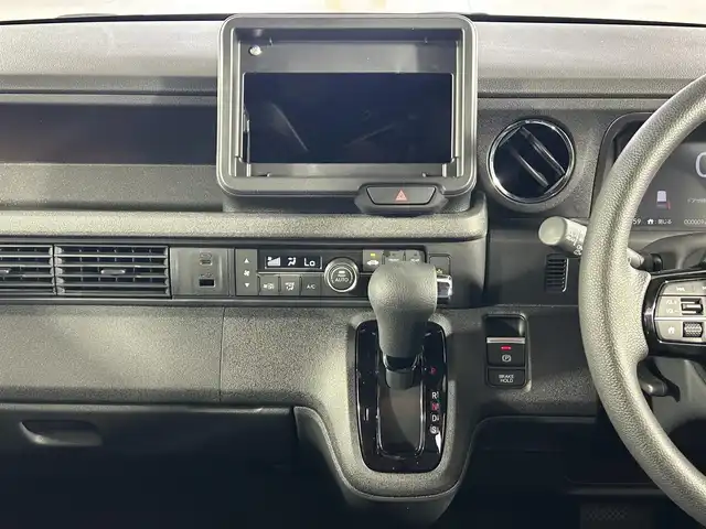 ホンダ Ｎ ＢＯＸ カスタム 佐賀県 2025(令7)年 0.1千km ミッドナイトブルービームM 登録済み未使用車/衝突被害軽減装置/車線逸脱警報/パーキングソナー/踏み間違い防止装置/LEDヘッドライト/片側パワースライドドア/運転席・助手席シートヒーター/後席サンシェード/ISOFIX対応シート/ベンチシート/チップアップシート/純正14インチアルミホイール/ウィンカーミラー/スマートキー/スペアキー×1/USB充電端子/禁煙車