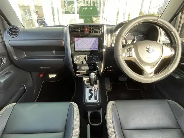 スズキ ジムニー ランドベンチャー 道央・札幌 2016(平28)年 3.8万km ノクターンブルーパール ・４WD/・社外ナビ/　CD＆BT＆USB＆TV/・社外エンジンスターター/・ハーフレザーシート/・ミラーヒーター/・シートヒーター/・電動格納ミラー/・ETC/・背面タイヤ/・背面タイヤカバー/・純正フロアマット/・ドアバイザー/・ウィンカーミラー/・リモコンキー/・フォグライト/・ウィンカーミラー/・スペアキー
