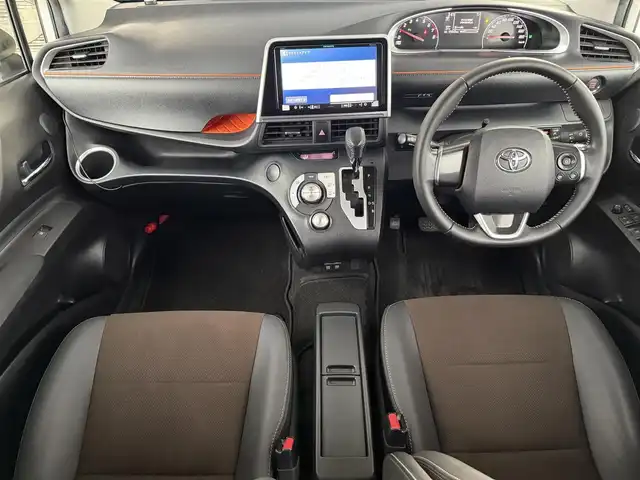 トヨタ シエンタ G クエロ 愛知県 2019(平31)年 4.2万km ホワイトパールクリスタルシャイン 社外9インチナビ/フルセグTV/CD/DVD再生/Bluetooth接続/バックモニター/トヨタセーフティセンス/プリクラッシュセーフティ/レーンデイパーチャーアラート/オートマチックハイビーム/ステアリングスイッチ/両側電動スライドドア/クリアランスソナー/オートエアコン/ドライブレコーダー/ETC/コンビシート/カーテンエアバック/TRDエアロパーツ